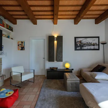 Cozy In Terre Roveresche With Wifi