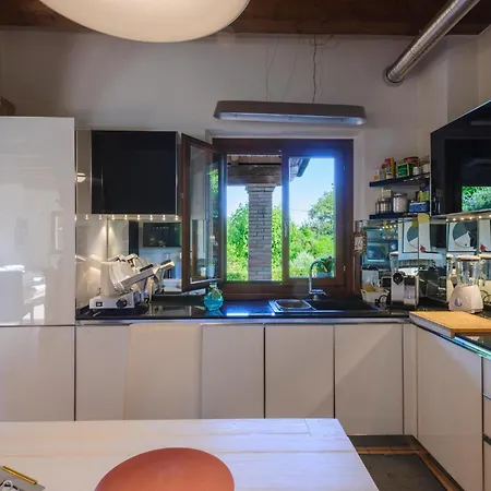 Σπίτι διακοπών Cozy In Terre Roveresche With Wifi Tavernelle (Pesaro and Urbino)