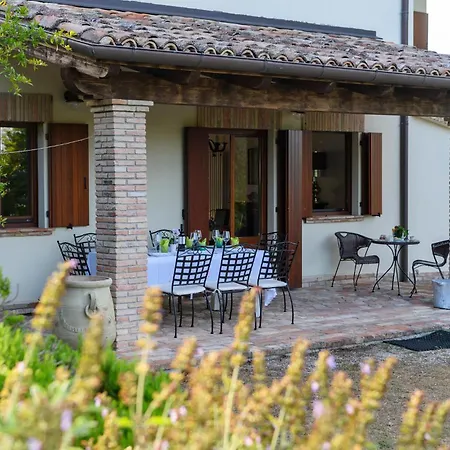 Σπίτι διακοπών Cozy In Terre Roveresche With Wifi Tavernelle (Pesaro and Urbino)